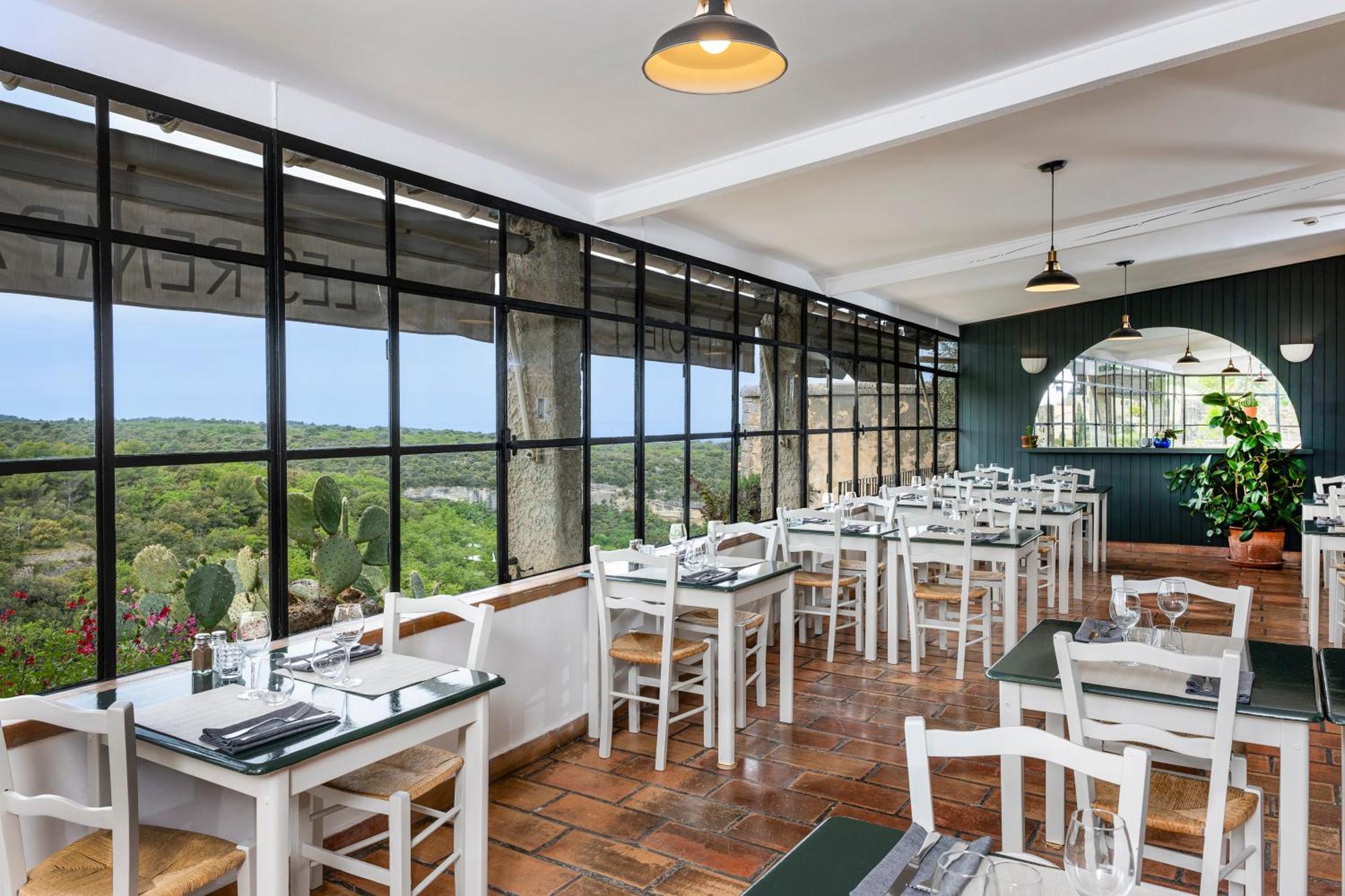 Hotel Restaurant Les Remparts Venasque Buitenkant foto