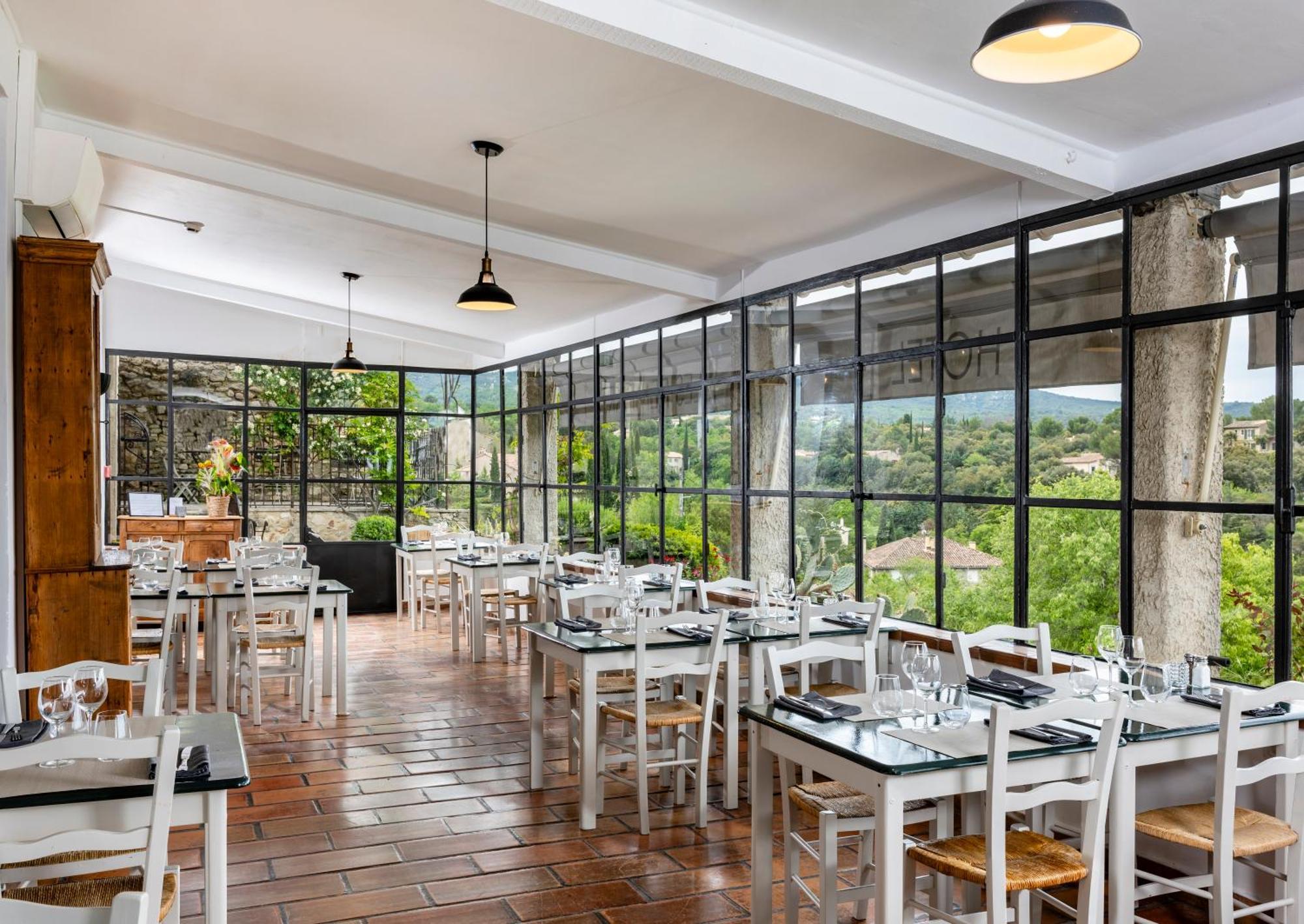 Hotel Restaurant Les Remparts Venasque Buitenkant foto